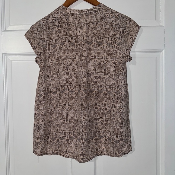 H&M Cap Sleeve Patterned Blouse - size 2 - Picture 3 of 3